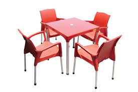 Salle à manger en plastique